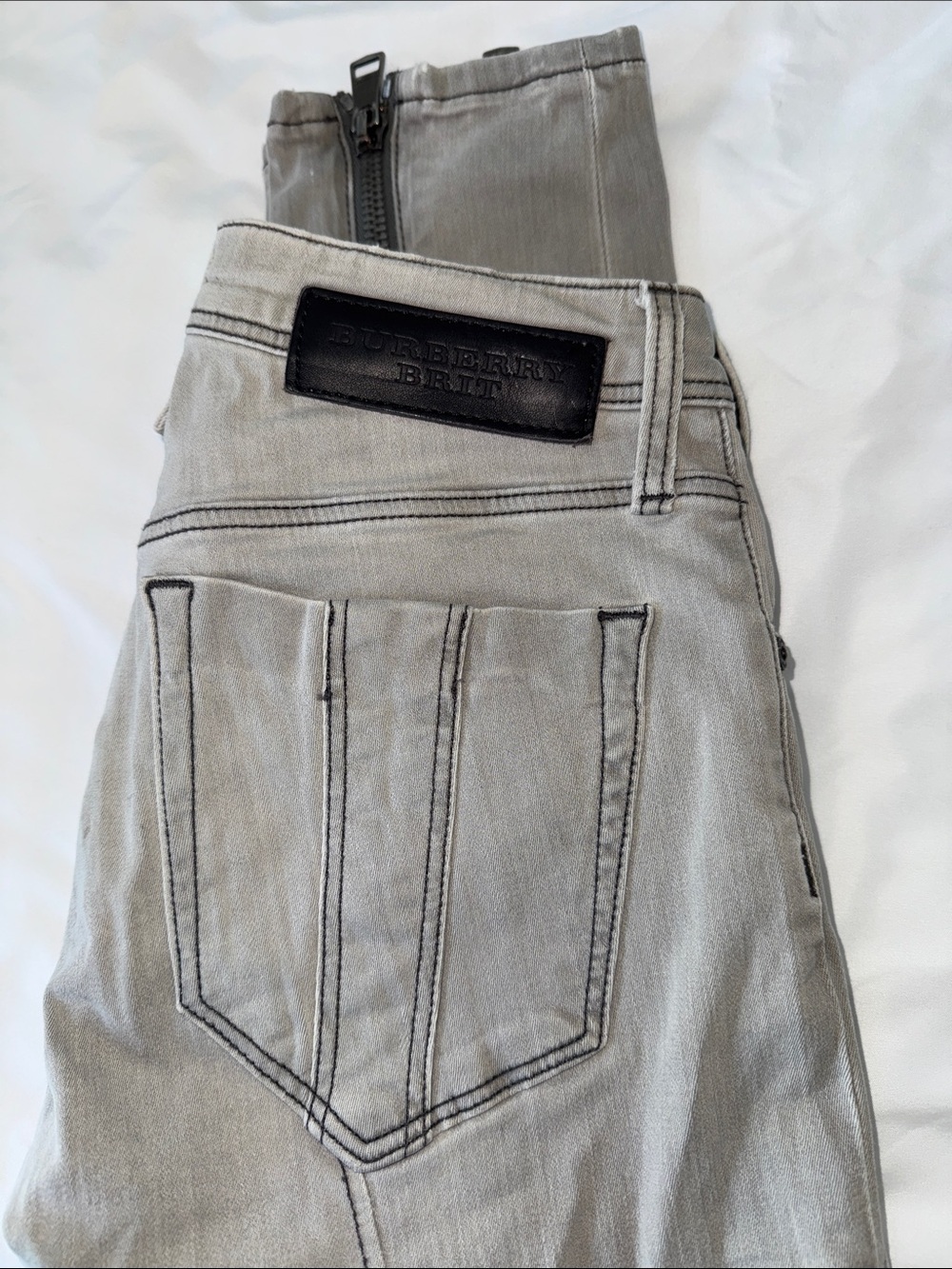 Burberry Brit Gray Wash Skinny Jeans - Picture 5 of 6